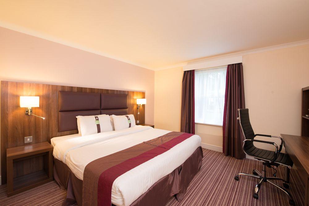 East M1 Junc 14 By Ihg Milton Keynes