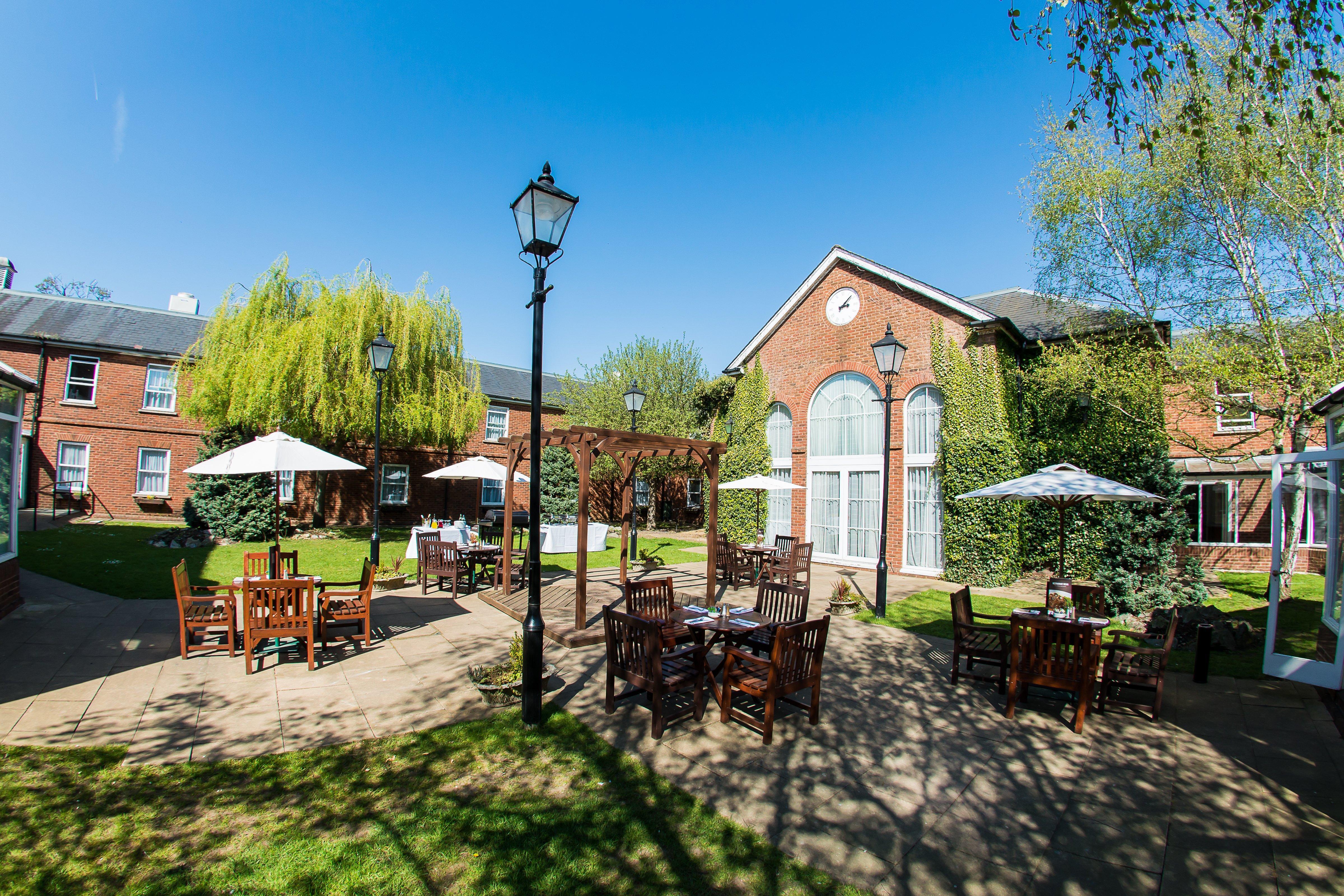 East M1 Junc 14 By Ihg Отель 4*