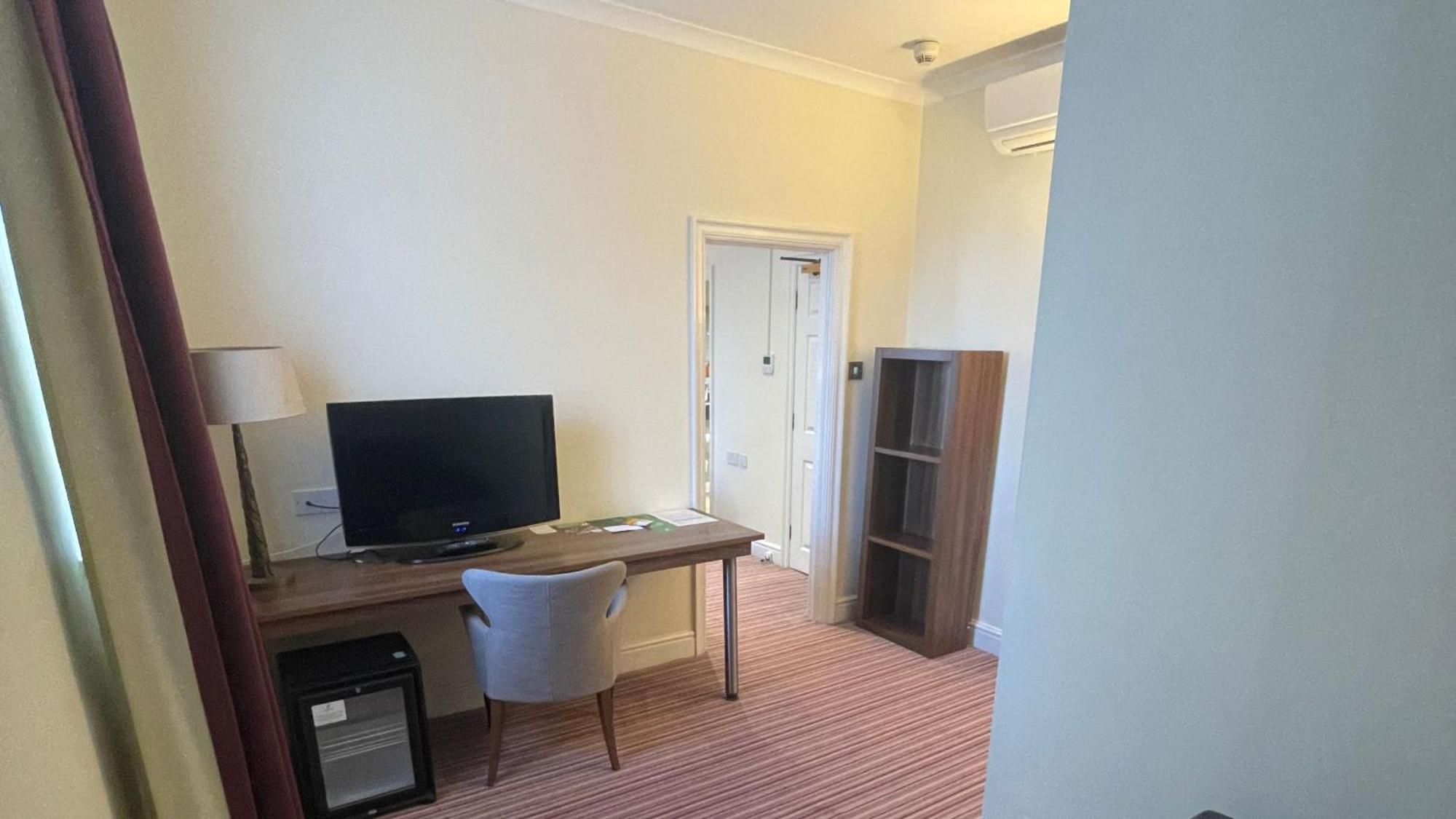 Hotel East M1 Junc 14 By Ihg