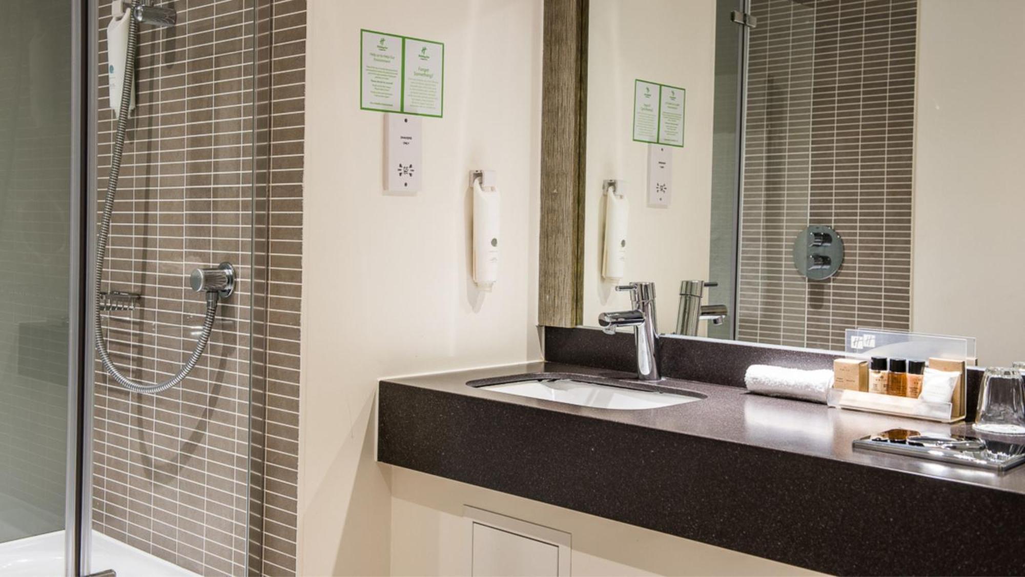 East M1 Junc 14 By Ihg Milton Keynes