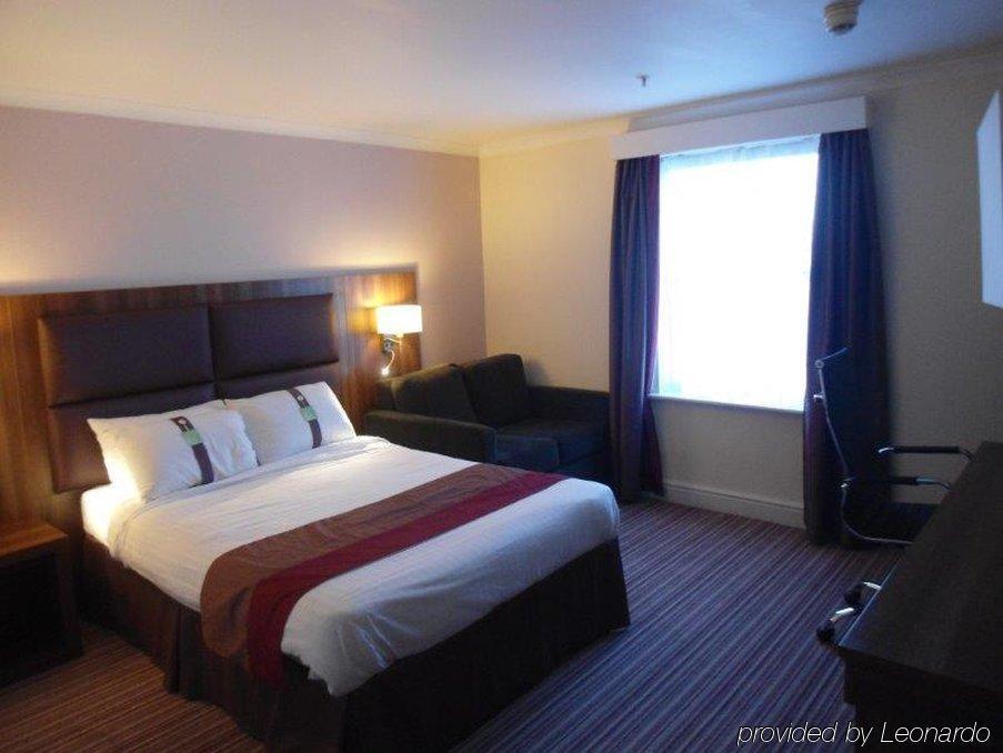 Hotel East M1 Junc 14 By Ihg 4*