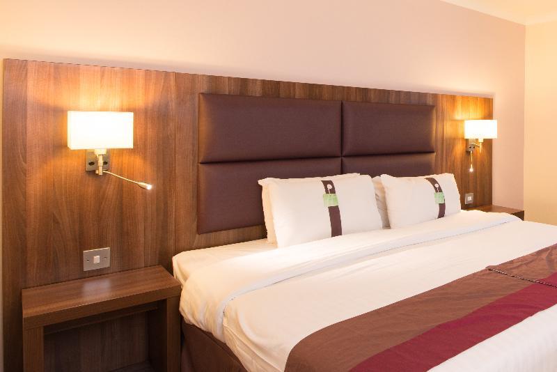 Hotel East M1 Junc 14 By Ihg 4*