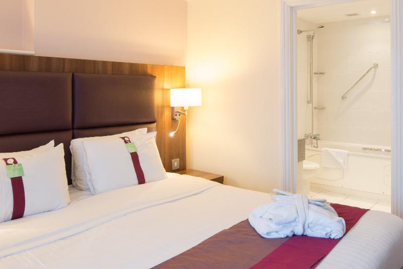 East M1 Junc 14 By Ihg Milton Keynes