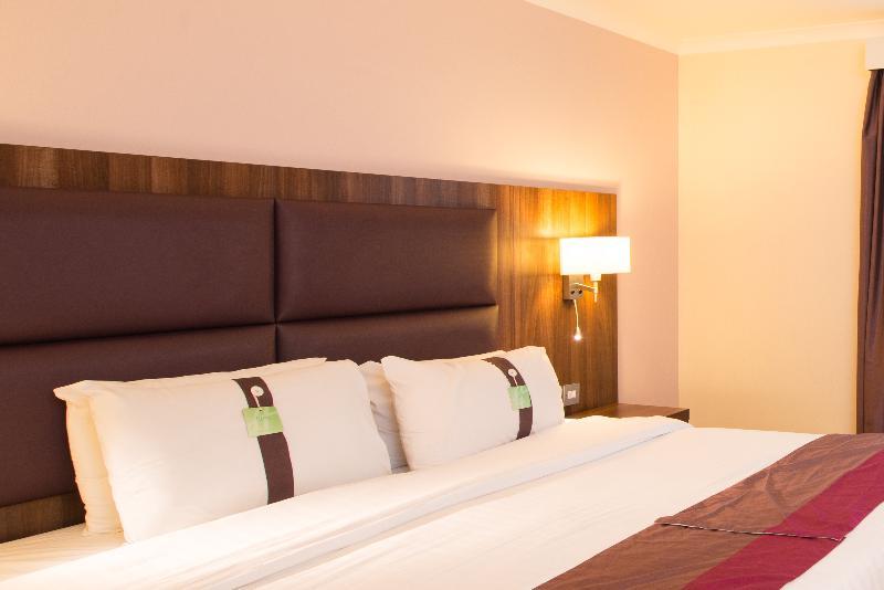 East M1 Junc 14 By Ihg 4*